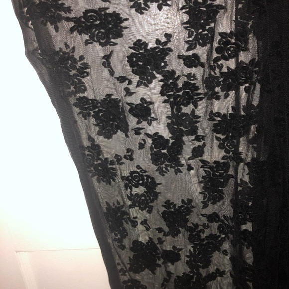 Chic Black Floral Lace fabric 72” by 60”probably vintage fabric. - Picture 2 of 4